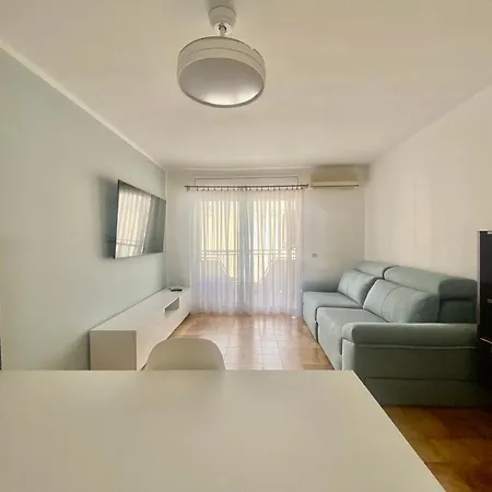Apartment Alma *