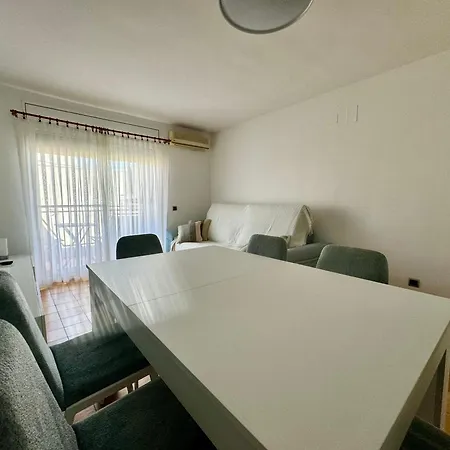 Apartament Alma *